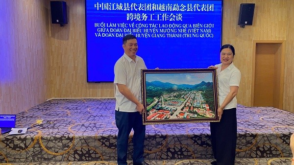 MƯỜNG NHÉ KHẢO SÁT HỢP TÁC LAO ĐỘNG QUA BIÊN GIỚI VỚI HUYỆN GIANG THÀNH, VÂN NAM, TRUNG QUỐC